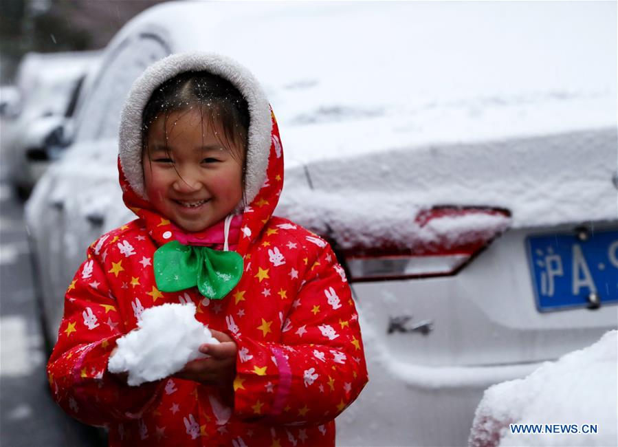 CHINA-SHANGHAI-SNOWFALL (CN)