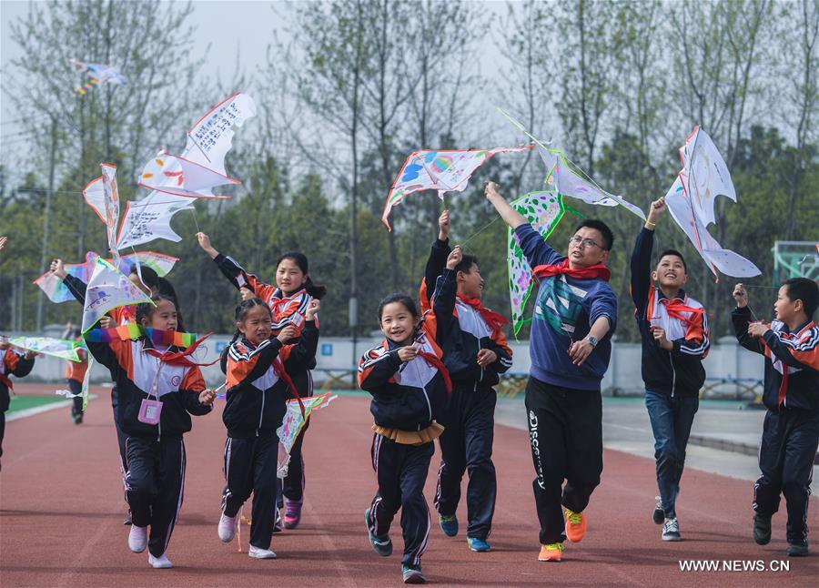 CHINA-ZHEJIANG-SCHOOL-KITES (CN)