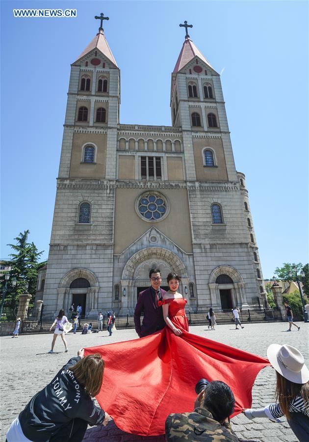 CHINA-QINGDAO-SCO-CITY-COUPLES-PHOTO-ROMANCE (CN)