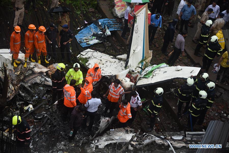 INDIA-MUMBAI-PLANE-CRASH