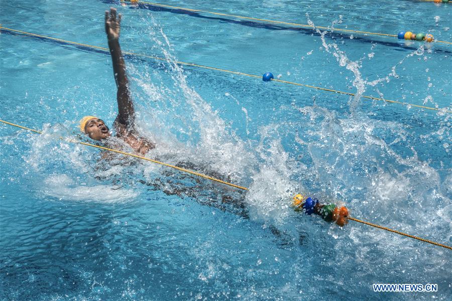 (SP)INDIA-KOLKATA-BLIND STUDENTS SWIMMING