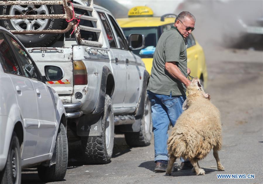 MIDEAST-BETHLEHEM-EID AL-ADHA-LIVESTOCK MARKET