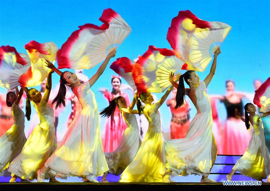 CHINA-BEIJING-MID-AUTUMN FESTIVAL-POETRY RECITING (CN)