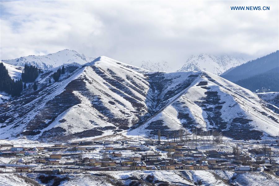 CHINA-XINJIANG-URUMQI-SNOWFALL  (CN)