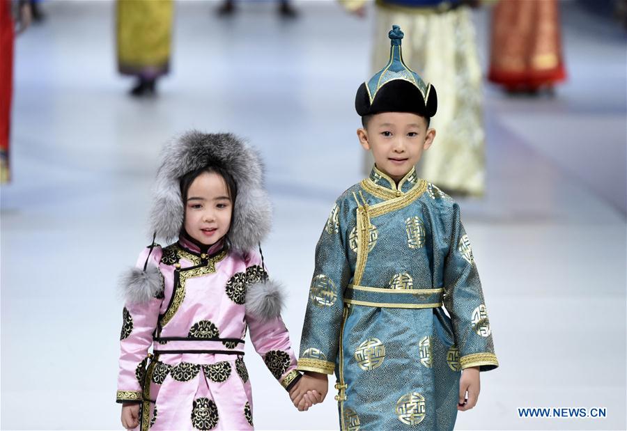 #CHINA-INNER MONGOLIA-HOHHOT-COSTUME FESTIVAL (CN)