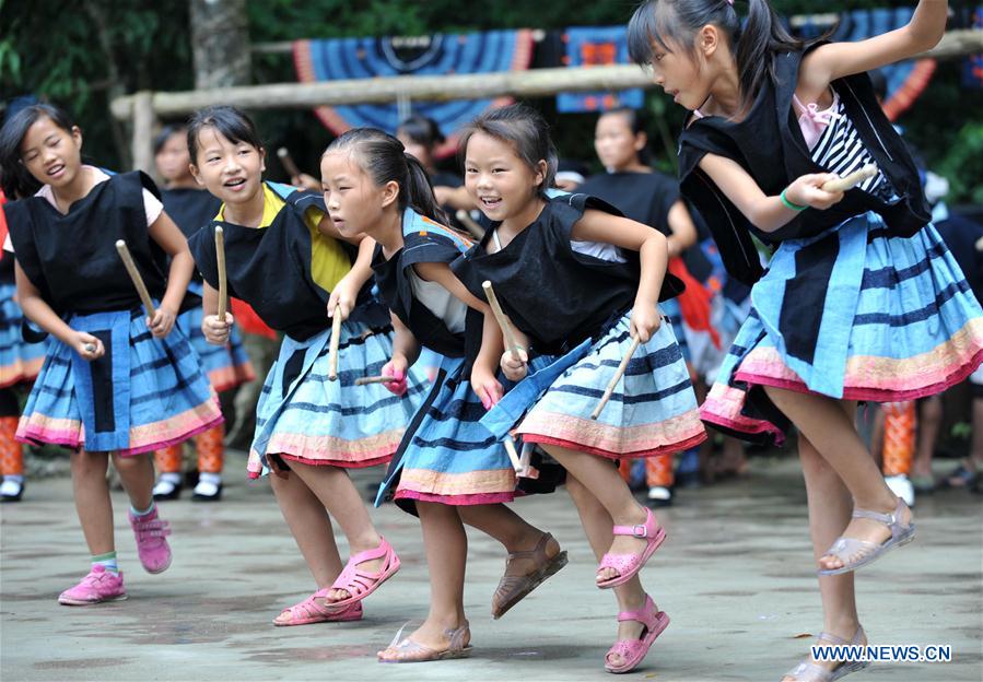 CHINA-GUANGXI-ETHNIC GROUP-COSTUMES (CN)