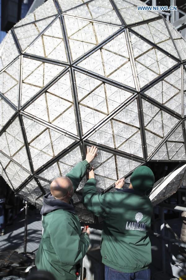 U.S.-NEW YORK-TIMES SQUARE-NEW YEAR'S EVE BALL-CRYSTAL TRIANGLES