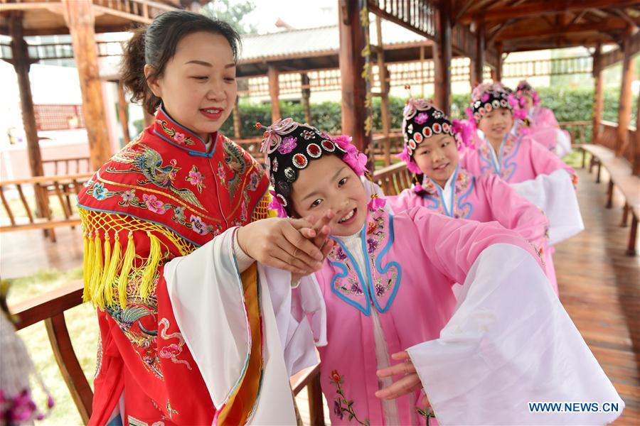 #CHINA-HUBEI-PRIMARY SCHOOL-OPERA  EDUCATION (CN)