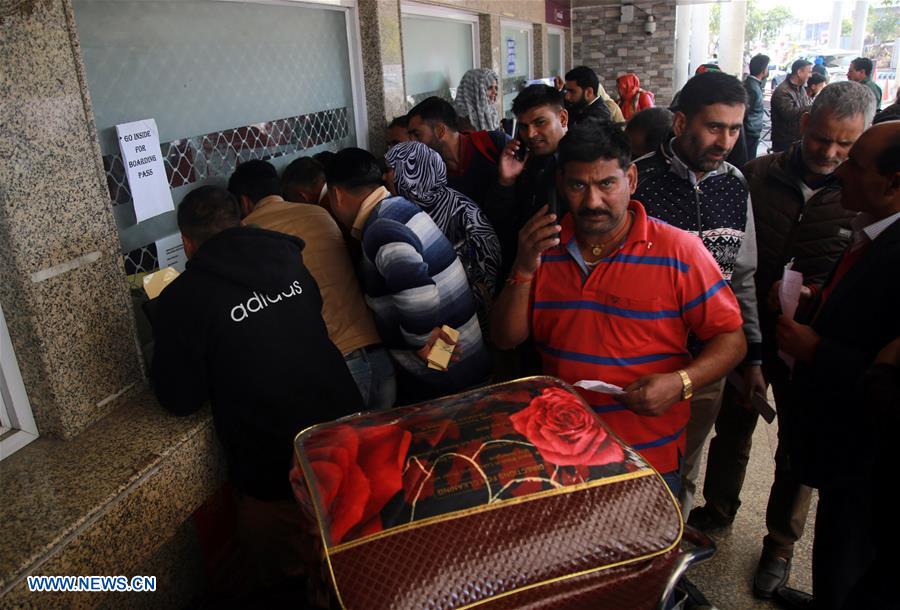 KASHMIR-AIRPORT-STRANDED PASSENGERS