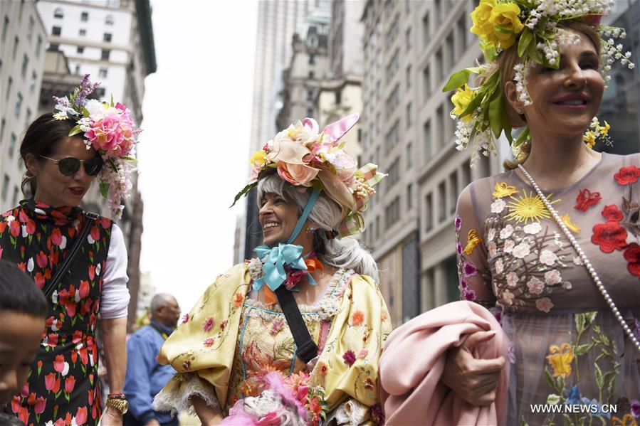 U.S.-NEW YORK-EASTER PARADE-BONNET FESTIVAL