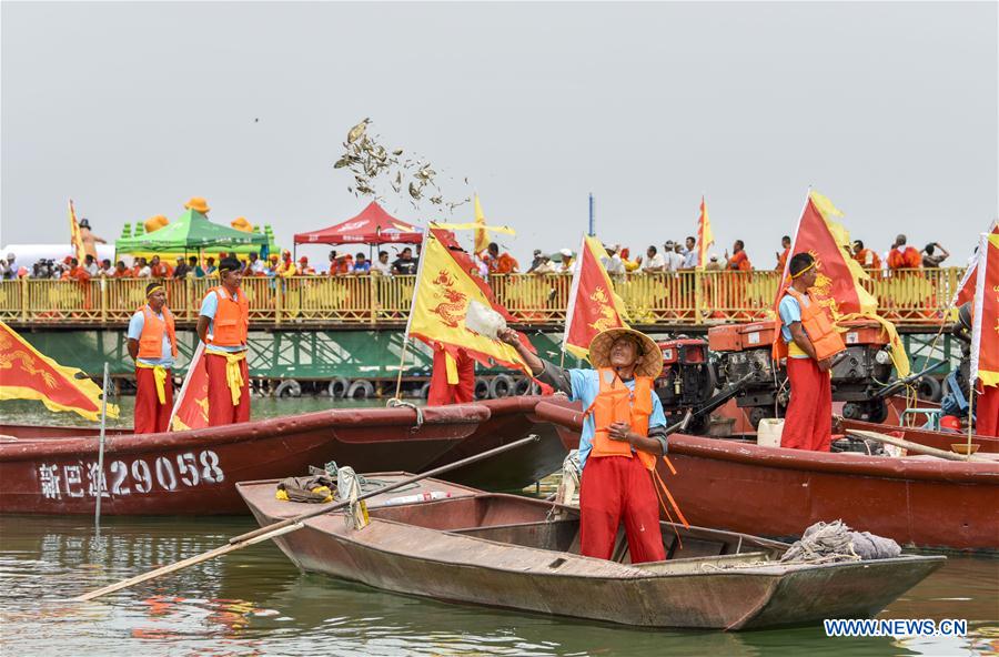 CHINA-XINJIANG-BOSTAN LAKE-FISHING SEASON (CN)