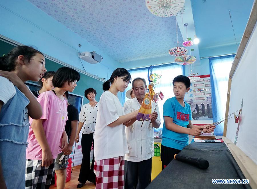 CHINA-HEBEI-SUMMER CLASS-SHADOW PUPPET (CN)