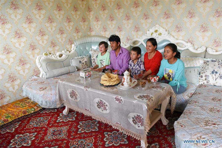 CHINA-XINJIANG-KASHGAR-RELOCATION-NEW LIFE (CN)