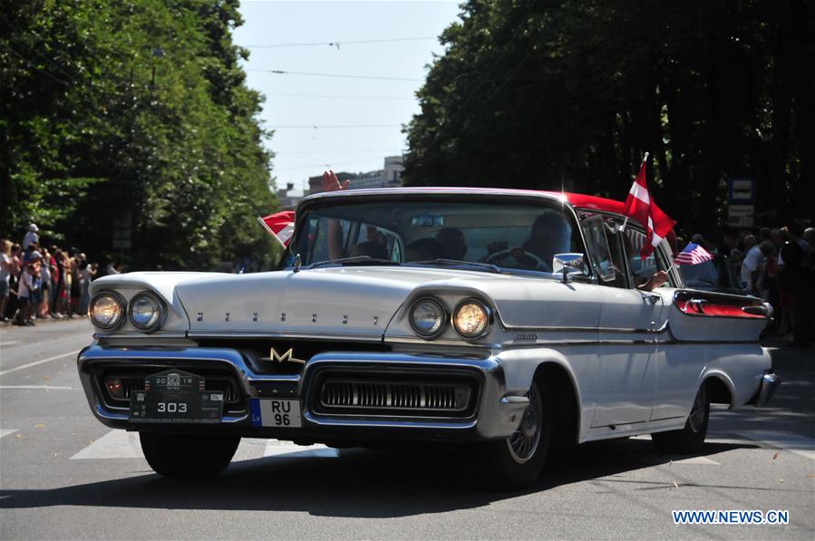 LATVIA-RIGA-ANTIQUE VEHICLE-RIGA RETRO 2019