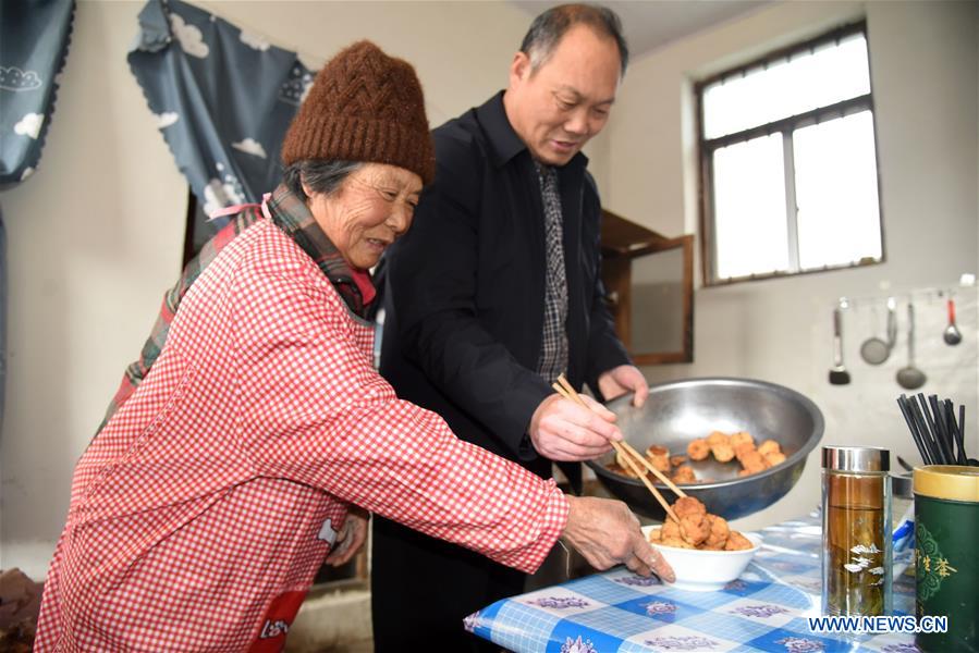 CHINA-SHANDONG-RIZHAO-LUNAR NEW YEAR EVE-MEAL (CN)