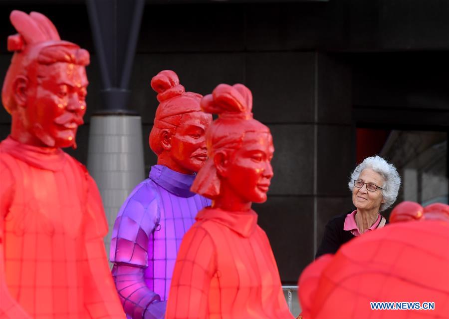 NEW ZEALAND-WELLINGTON-TERRACOTTA WARRIORS-LANTERN