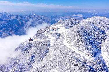 龙头山雪韵