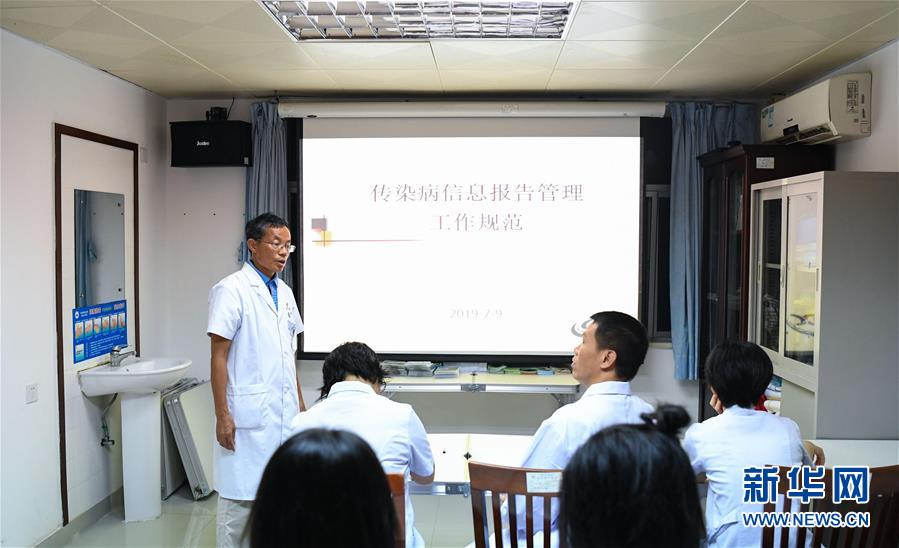 （新华全媒头条·图文互动）（6）伶仃洋边“守门”人——记坚守海岛32年的党员医生王桂湘